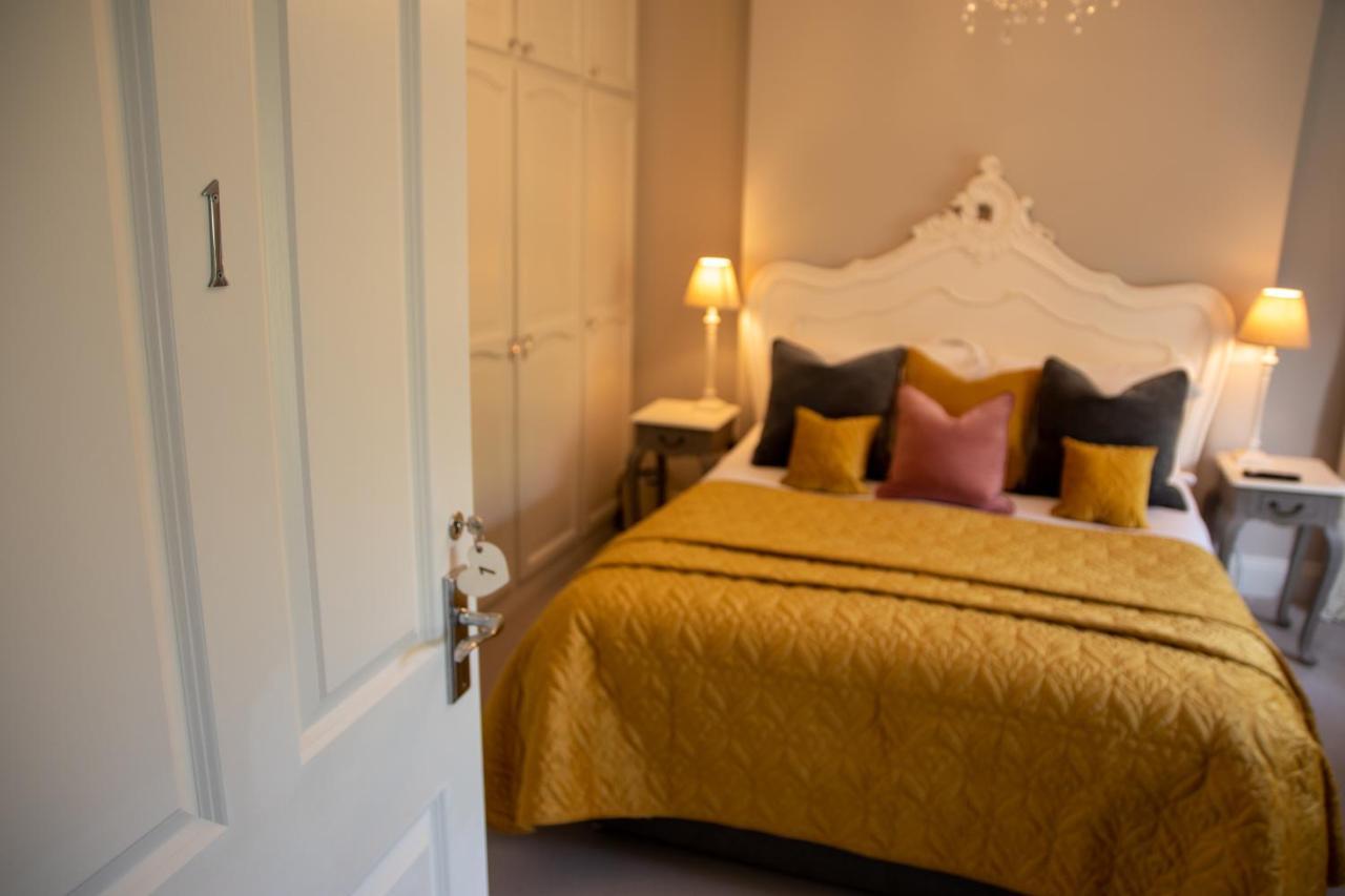 Apple Tree Bed And Breakfast ทาวิสต็อก ภายนอก รูปภาพ